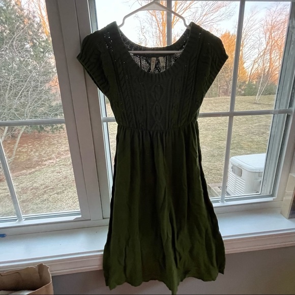 Green cotton short sleeved dress (small) - Picture 3 of 9